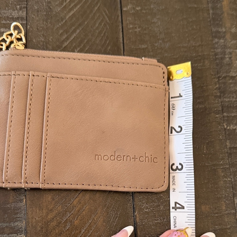 Tan Card Holder with Chain - Picture 6 of 7